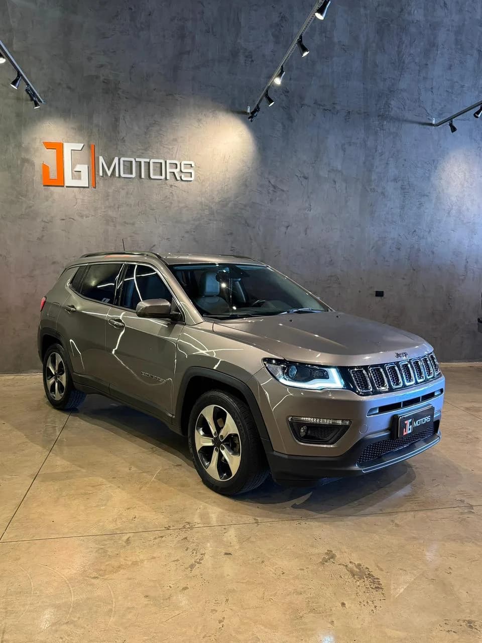 Jeep Compass 2.0 LONGITUDE 4x2 Flex 16V Automático. - Foto 1